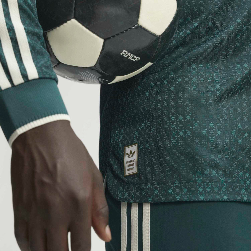 Mens Away Authentic Jersey Long Sleeve Green 26/27