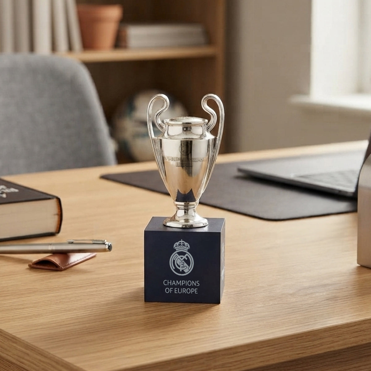 Real Madrid Official UEFA Champions League Trophy Replica 4,5cm